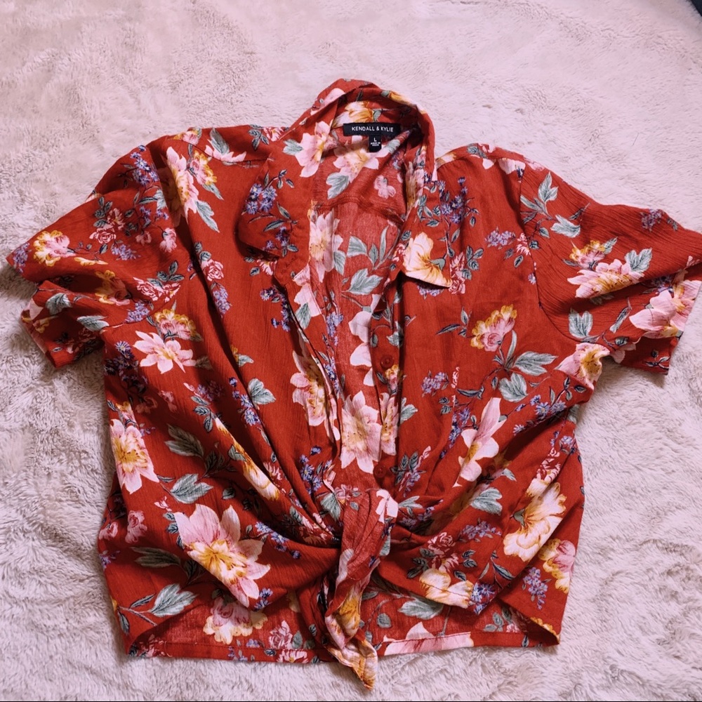 kendall and kylie floral top